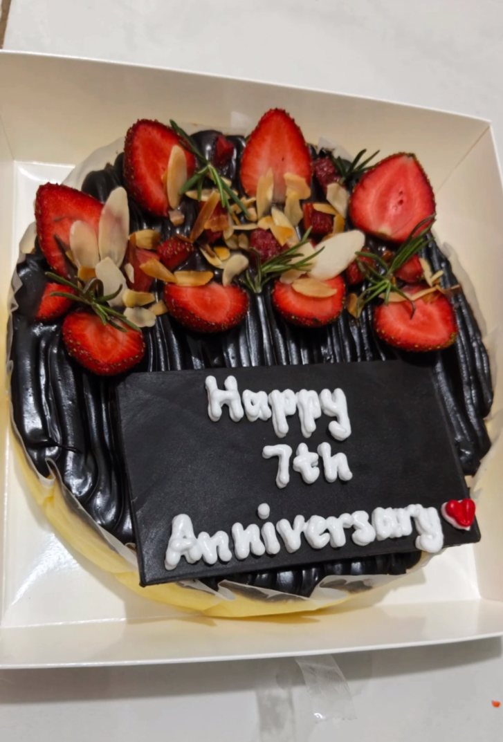 Kue perayaan anniversary ketujuh